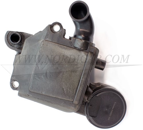 Oil trap, Crankcase breather Volvo S/V40 (-04) S80 31338023-2