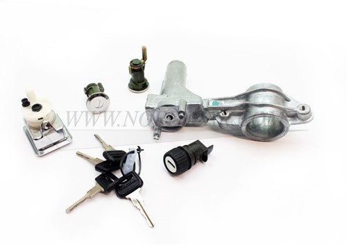 Door lock set complete (5 pieces) Volvo 240 260 1978-1993 sedan 3540633-2