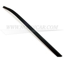 Trim moulding, Windscreen Right Volvo V70 (00-08) XC70 (01-07) uni-colour 39992707