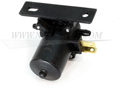 Ruitensproeierpomp Volvo 544 210 Ama 1800 12V 661324