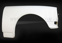 Front fender RH- polyester Volvo Ama incl. koplamppot 661925