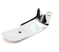 Partie d'extrémité droite chrome- pièce utilisée Volvo P1800J 668003