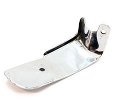 Partie d'extrémité droite chrome- pièce utilisée Volvo P1800J 668003