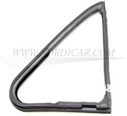 Ventwindow rubber seal- Right Volvo Ama 673458