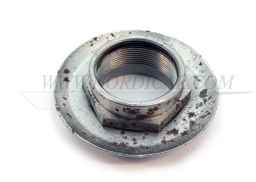 Nut for drive shaft used Volvo Amazon 1800 675365