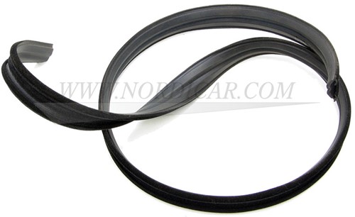 Raamgeleiding rubber 2,45 m Volvo 142 144 145 164 2,45 meter 676675