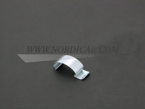 Clip, Air filter housing  Volvo Ama 1800 140 240 69-76 B20 679623