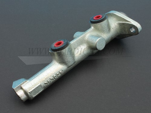 Master brake cylinder Volvo 240 260 (leidingen rechts) 8111006 Voor autos met injectie moto