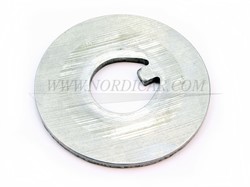 Unterlegscheibe mit Nocken, Radlagermutter -Gebrauchtteil Volvo 444 445 544 210 Amazon P1800 87464