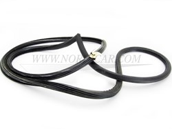 Luggage compartment lid: seal molding Volvo 444 47-53 93860