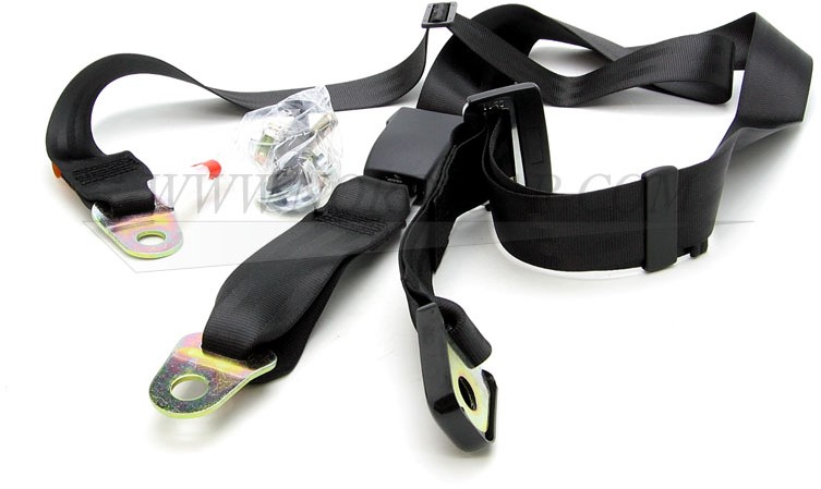 3 ceintures arriere bouclees