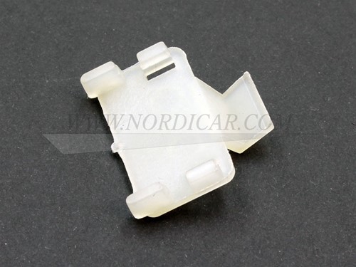 Clip for white wheel flap Volvo 6 a 7 stuks per wielflap WF015W-CLIP-2